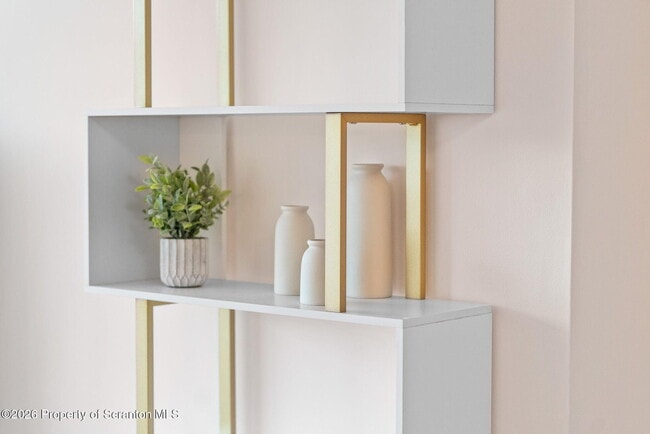 Building Photo - 220 Linden St