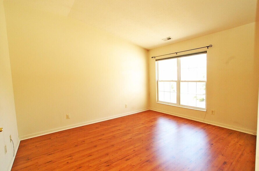 3rd bedroom/study - 4333 Marival Way