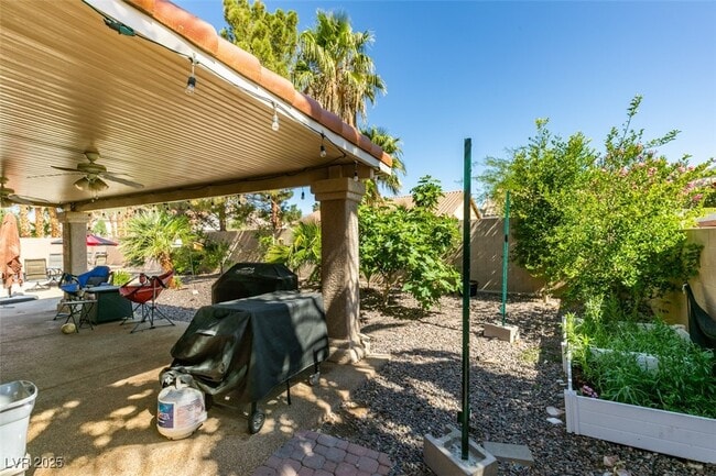 Building Photo - 1048 Painted Daisy Ave