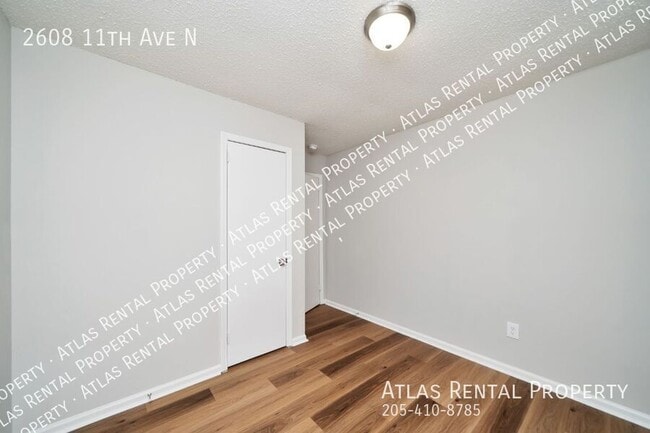 Building Photo - 2608 11th Ave N