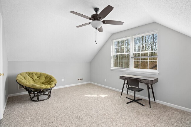 Building Photo - Spacious 3 bed 2 Bathroom House in Peace Haven Rd Winston-Salem