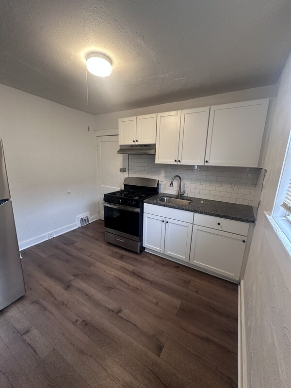 Building Photo - 3229 W 32nd St