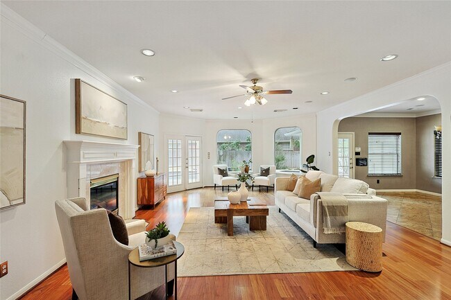 Building Photo - 1423 Meadow Lakes Dr