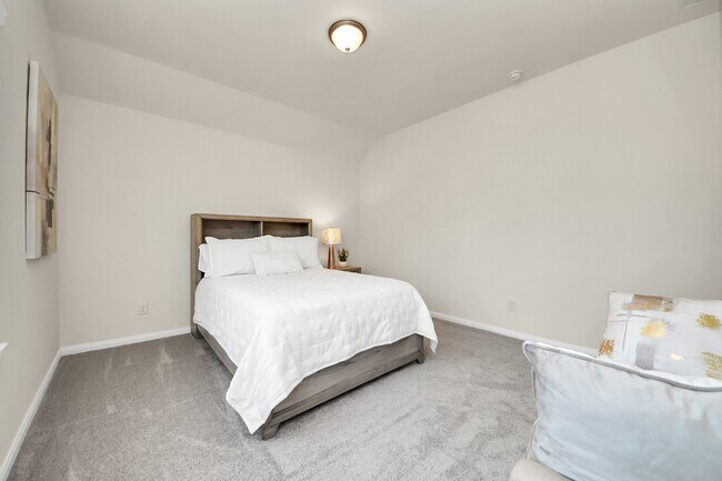 Building Photo - 14967 Eagle Feather Dr