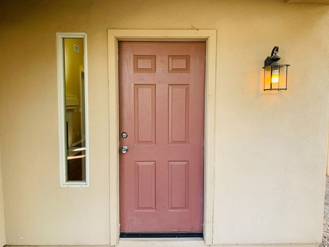 Building Photo - Beautiful Home In Rancho Sahuarita Located...