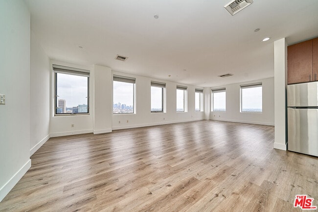 Building Photo - 3810 Wilshire Blvd