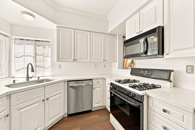 Building Photo - 3836 Creststone Pl