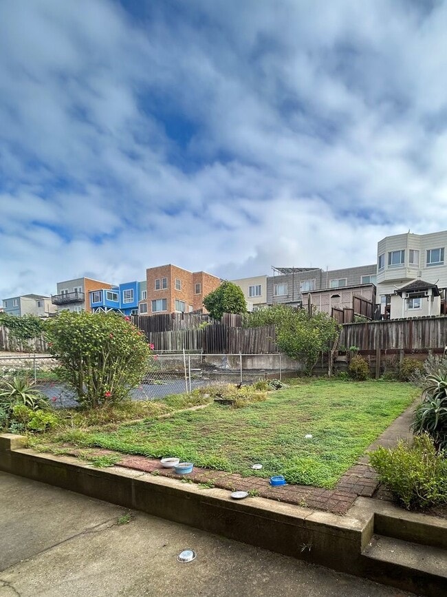 Building Photo - Charming Parkside 2bd/2bth Home