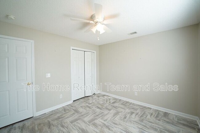 Building Photo - 134 Mustang Dr