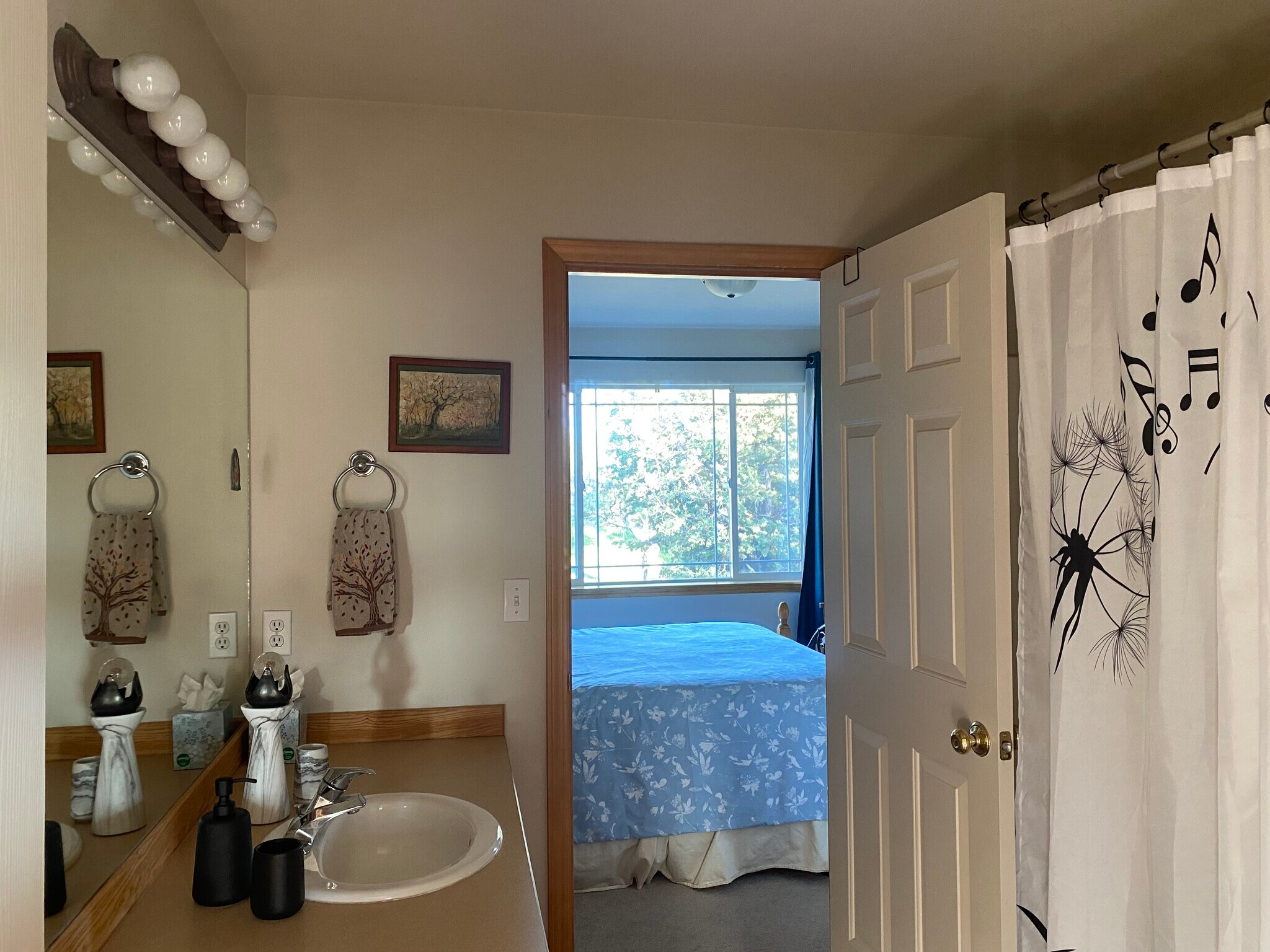 Building Photo - 902 Golden Pheasant Dr