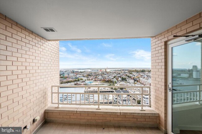 Building Photo - 100 Harborview Dr