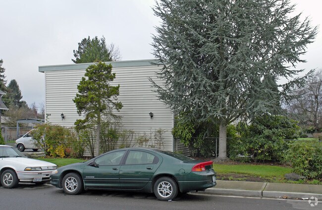 Building Photo - Esquire Apartments