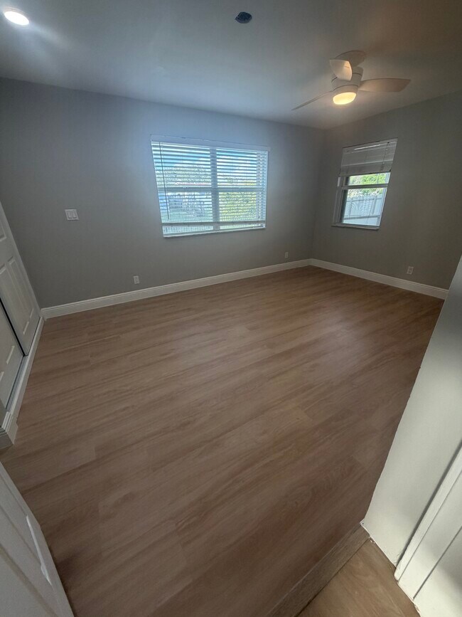 Building Photo - 9417 SW 52nd St