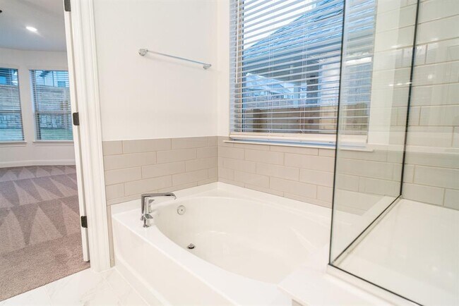 Building Photo - 3501 Jaulan St