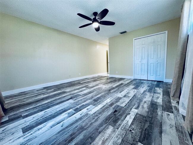 Building Photo - 9870 Pecan Tree Dr