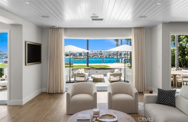 Building Photo - 2401 Bayshore Dr