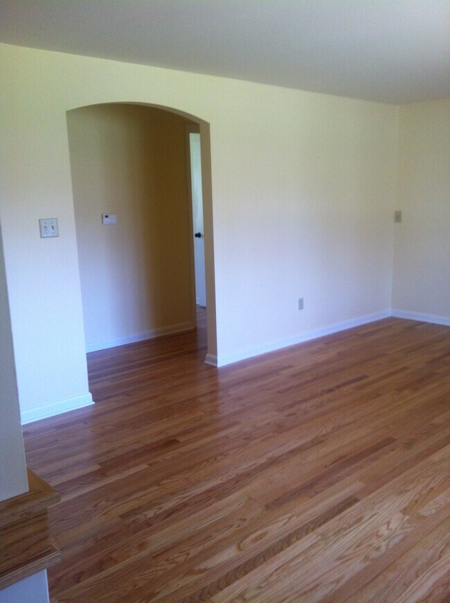 Building Photo - 108 Ronnell Dr