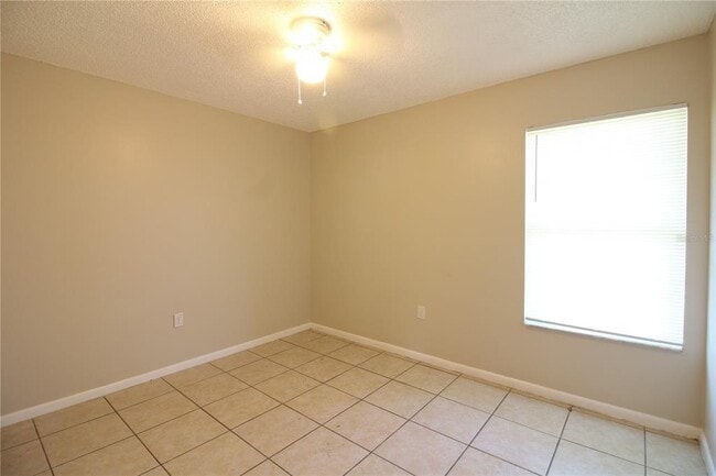 Building Photo - 4202 Sunny View Dr