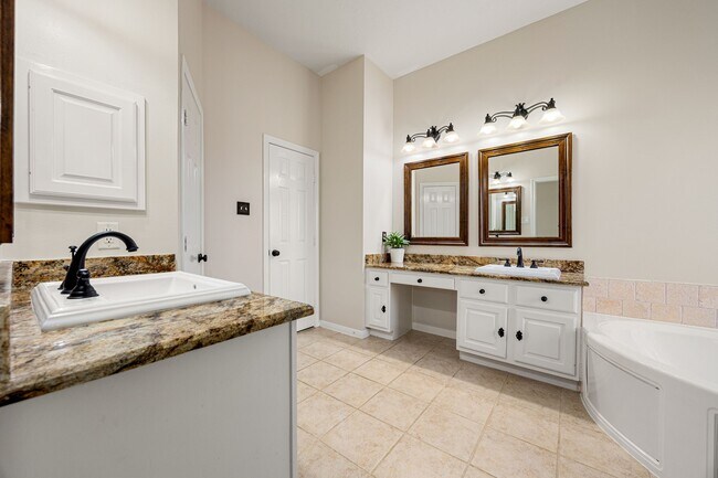 Building Photo - 16722 Coyotillo Ln