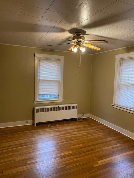 Bedroom - 6307 Morrowfield Ave
