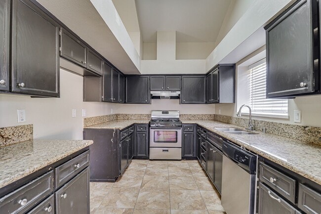 Building Photo - Gorgeous 2 Story Home Fully Upgraded – Move-In Ready!- 4 bedroom 3 bath