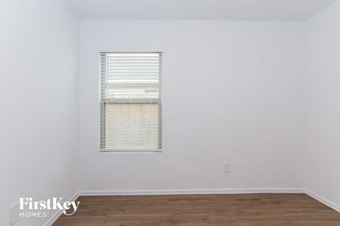 Building Photo - 375 Jewett Meadow Dr