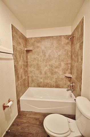 Building Photo - 2809 Santa Monica Dr