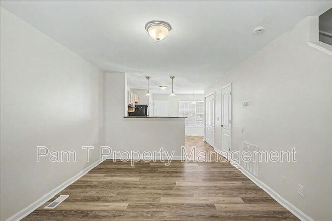 Building Photo - 1312 Dieter St