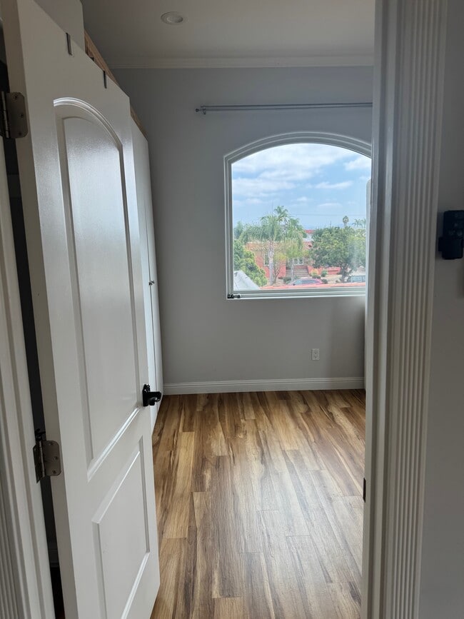 Building Photo - 4470 Swift Ave