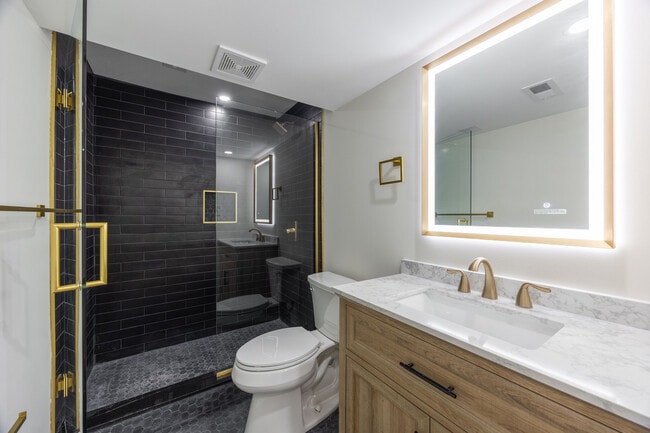 Building Photo - 4638 N Hamilton Ave