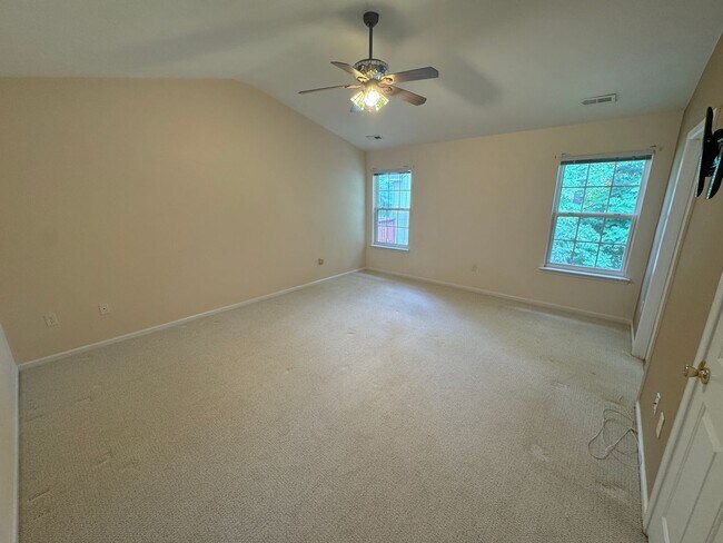 Building Photo - Location! 4 bedroom with garage convenient...