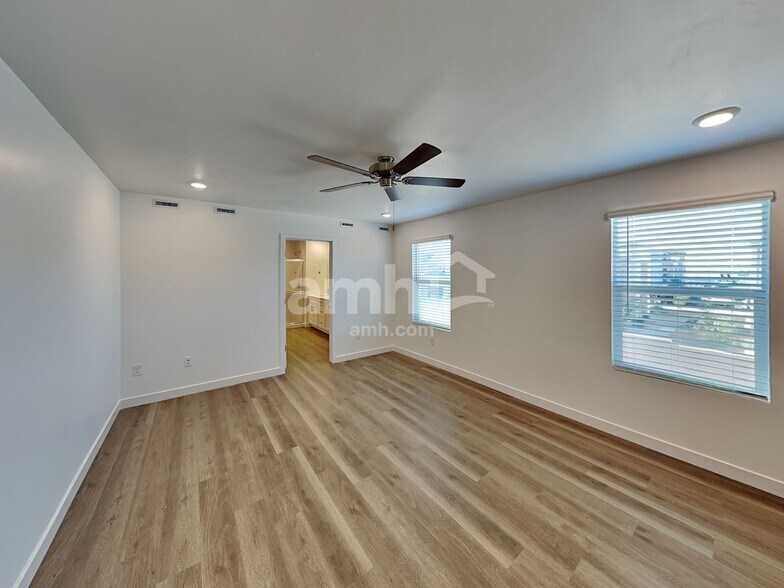 Building Photo - 7352 S Avenida Obelo