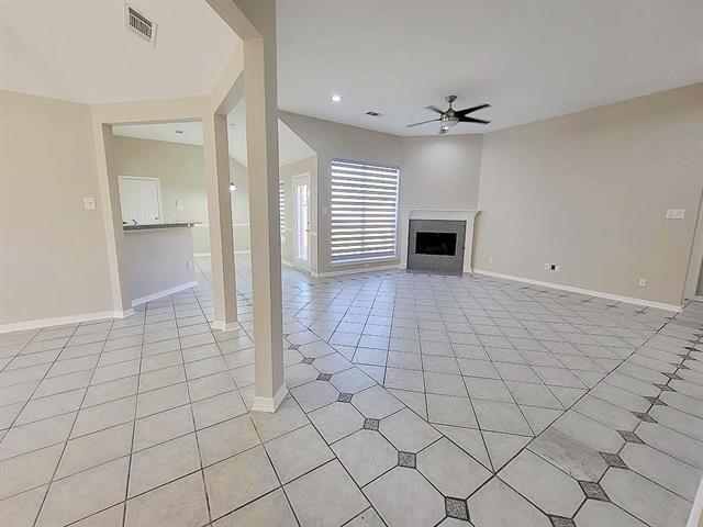 Building Photo - 1144 San Saba Dr