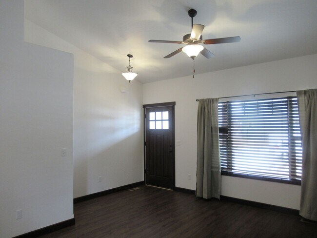 Building Photo - Beautiful home in CDA