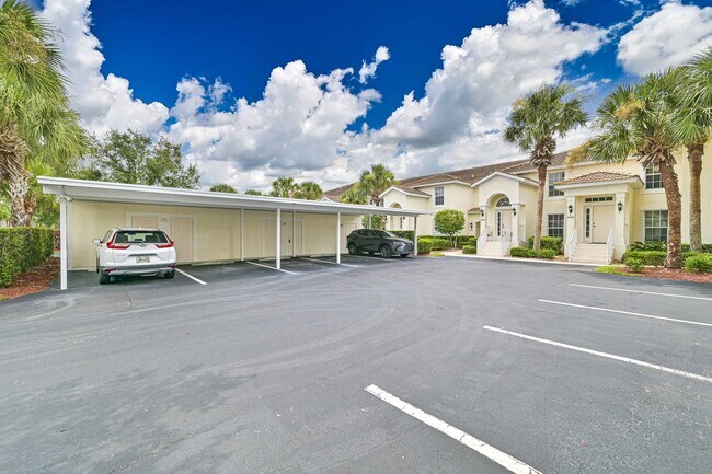 Primary Photo - ***FULLY FURNISHED - 2/2 condo with LAKE V...