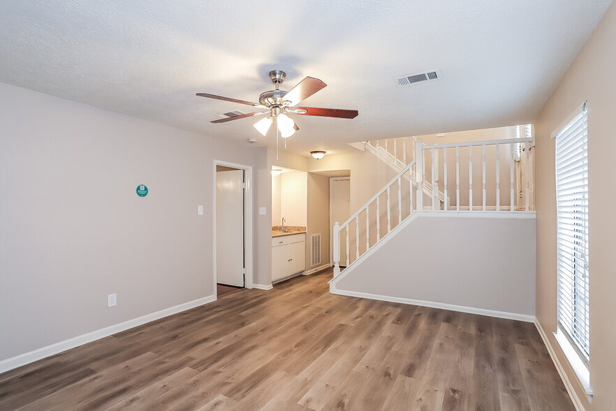 Building Photo - 1406 Mayweather Ln