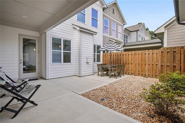 Building Photo - 901 Proctor Ranch Dr