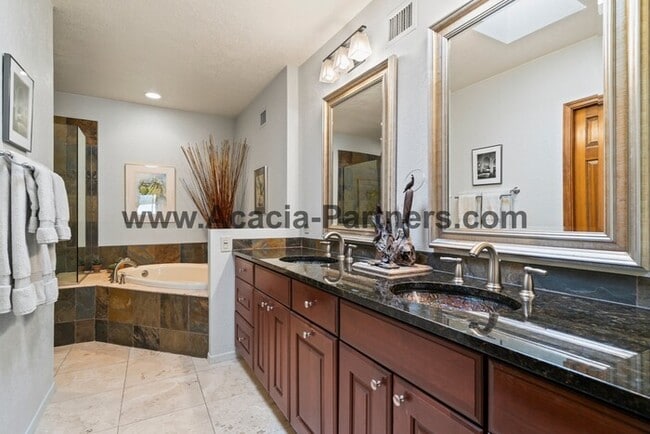 Building Photo - Stunning Two Bedroom with Den