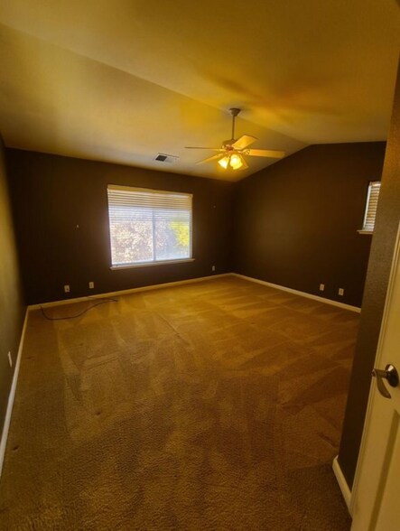 Building Photo - 710 Gia Ct