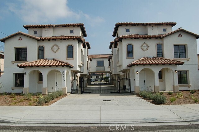 Building Photo - 425 W Duarte Rd