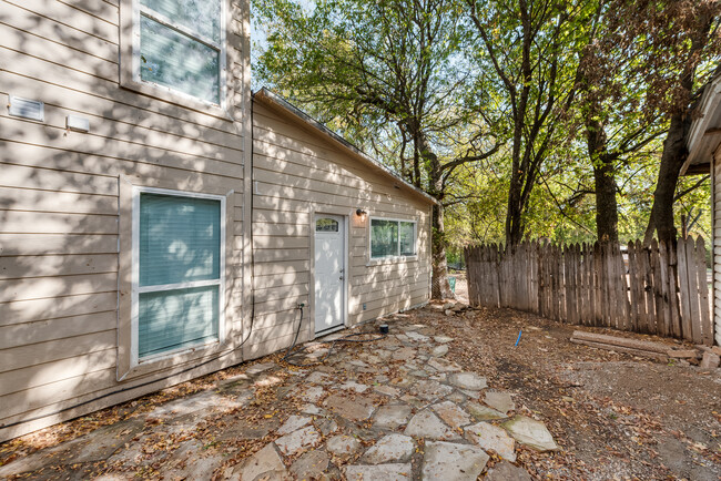 Building Photo - 123 Folly Beach Dr