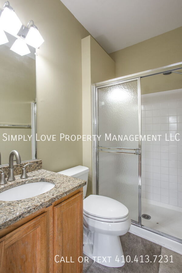 Building Photo - 2252 Commissary Cir
