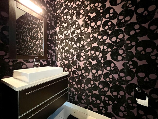 Building Photo - MOVE IN SPECIAL!!! FIRST MONTH FREE!!! LUX...