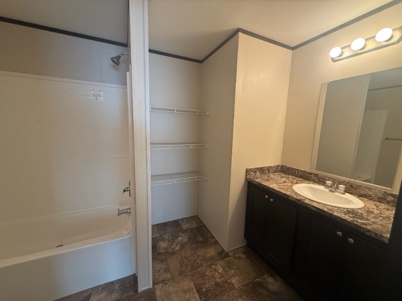 Building Photo - 12 Dunlap Cir