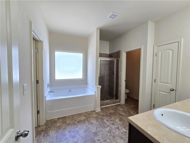 Building Photo - 1043 Blind Brook Cir