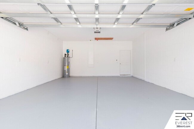 Building Photo - Modern 3-Bed, 2-Bath Townhome with Private Yard & 2-Car Garage