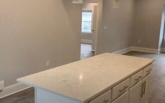 Building Photo - 120 Kenrick St