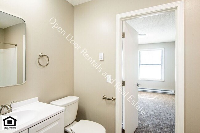 Building Photo - 501 Autumn Hills Dr
