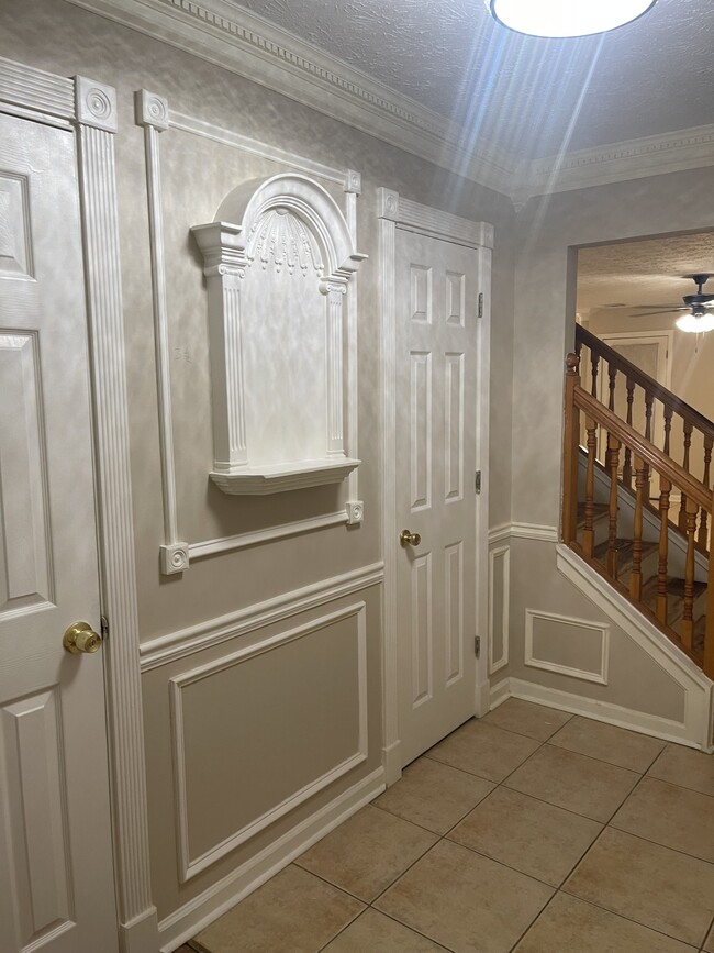 Building Photo - 5669 Wind Gate Ln