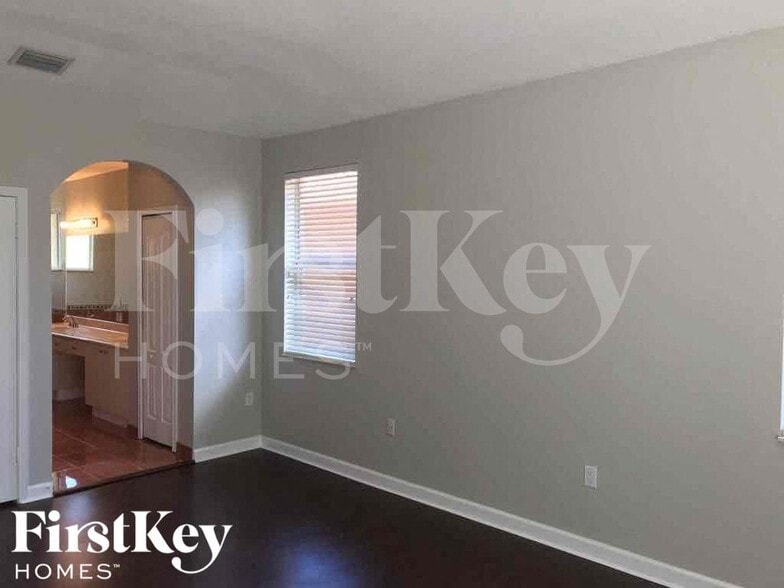 Building Photo - 15320 SW 141st Ct